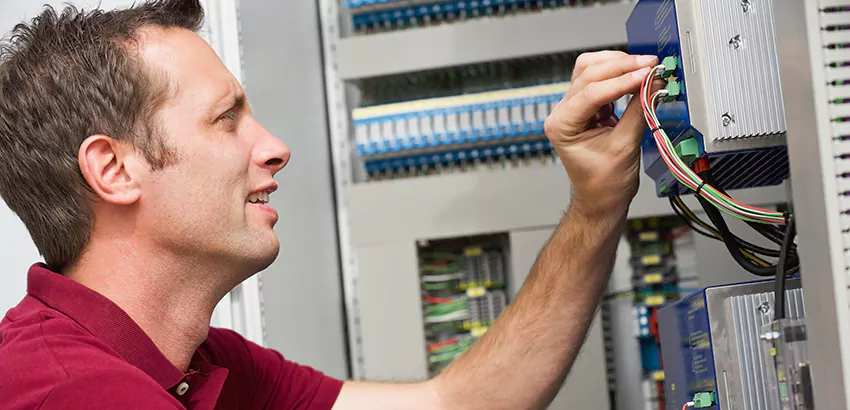 Offshore and Petroleum Facility Electrician in Hartselle